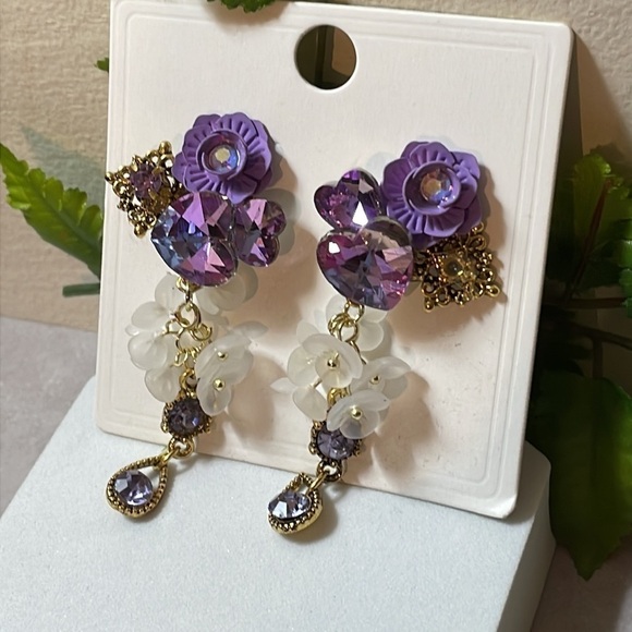 Flower Crystal Purple Dangle Earrings - Picture 11 of 13